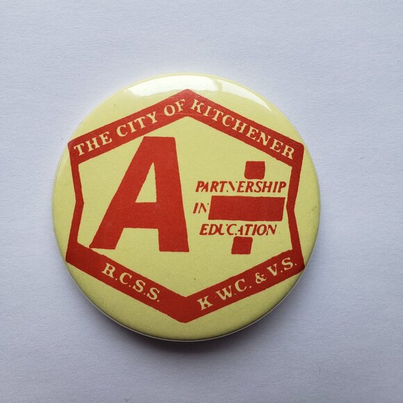 The City Of Kitchener A Partnership In Education Pinback Button Pin - Picture 1 of 2